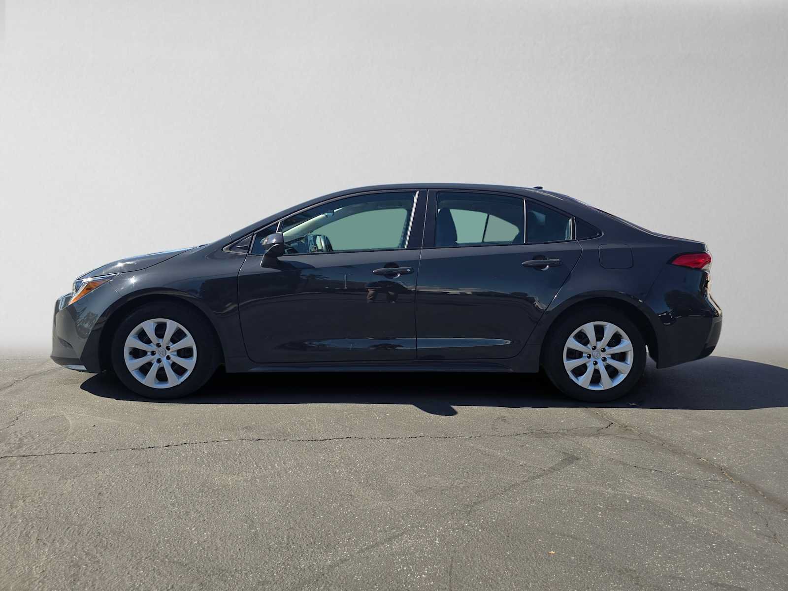 Certified 2025 Toyota Corolla LE FWD image 6