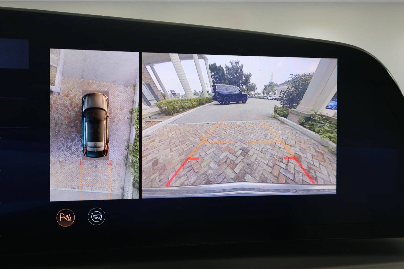 Certified 2023 Cadillac Lyriq 2WD image 26