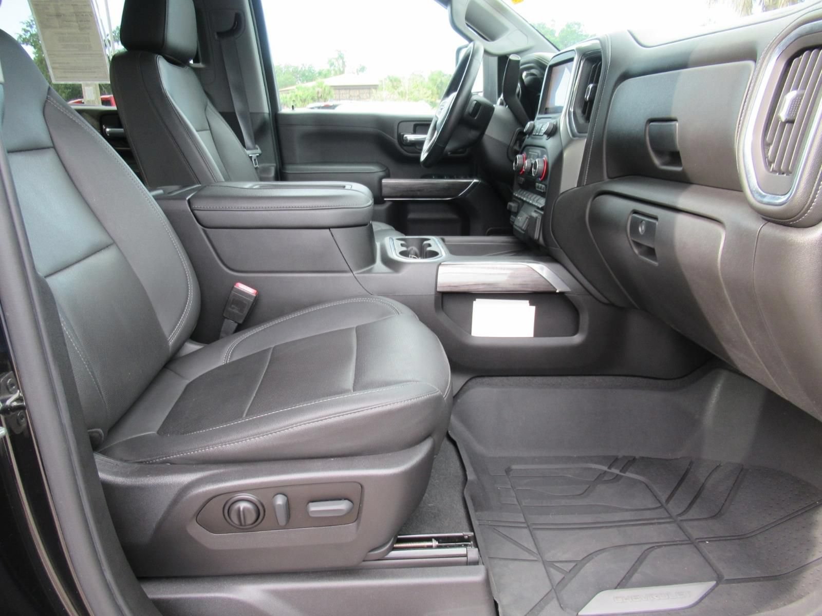Used 2022 Chevrolet Silverado 2500 LTZ w/ LTZ Plus Package AWD/4WD image 12