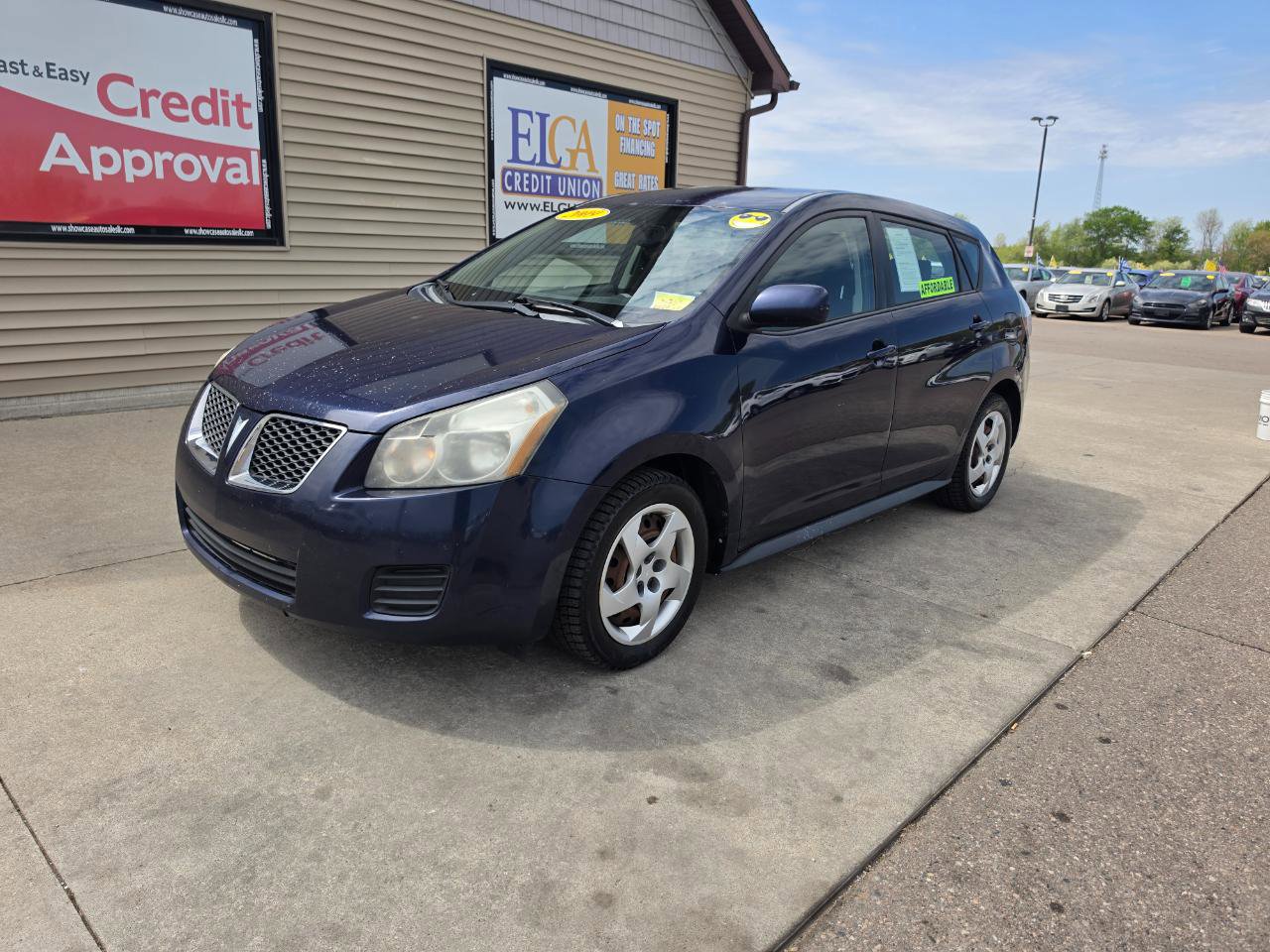 Used 2009 Pontiac Vibe w/ Preferred Package FWD image 2