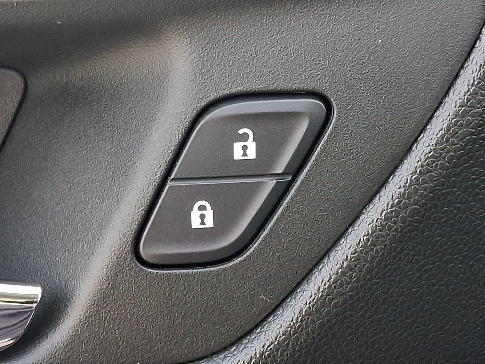 Used 2025 Chevrolet Trax LS FWD image 26