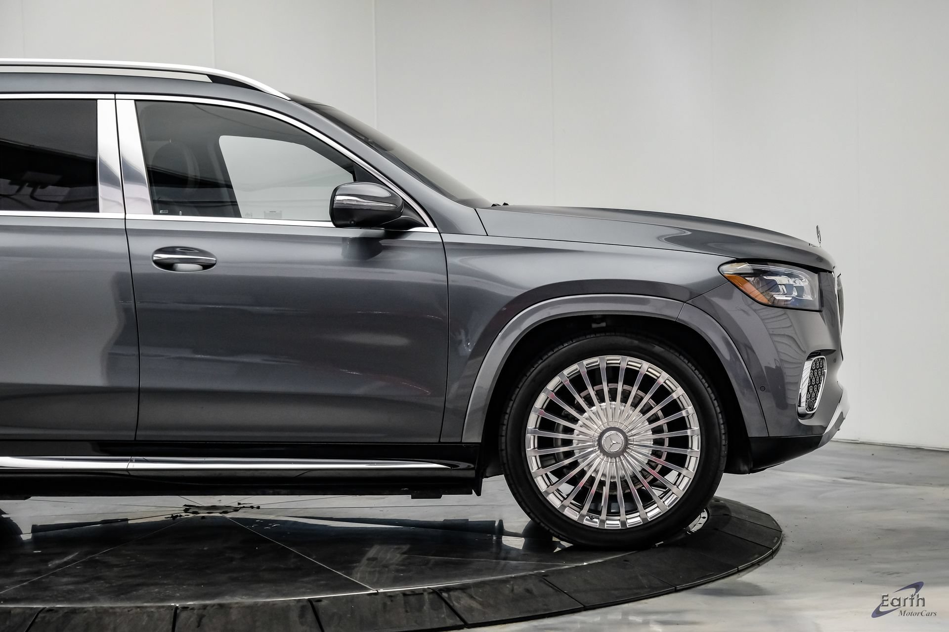 Used 2024 Mercedes-Benz Maybach GLS 600 4MATIC image 28