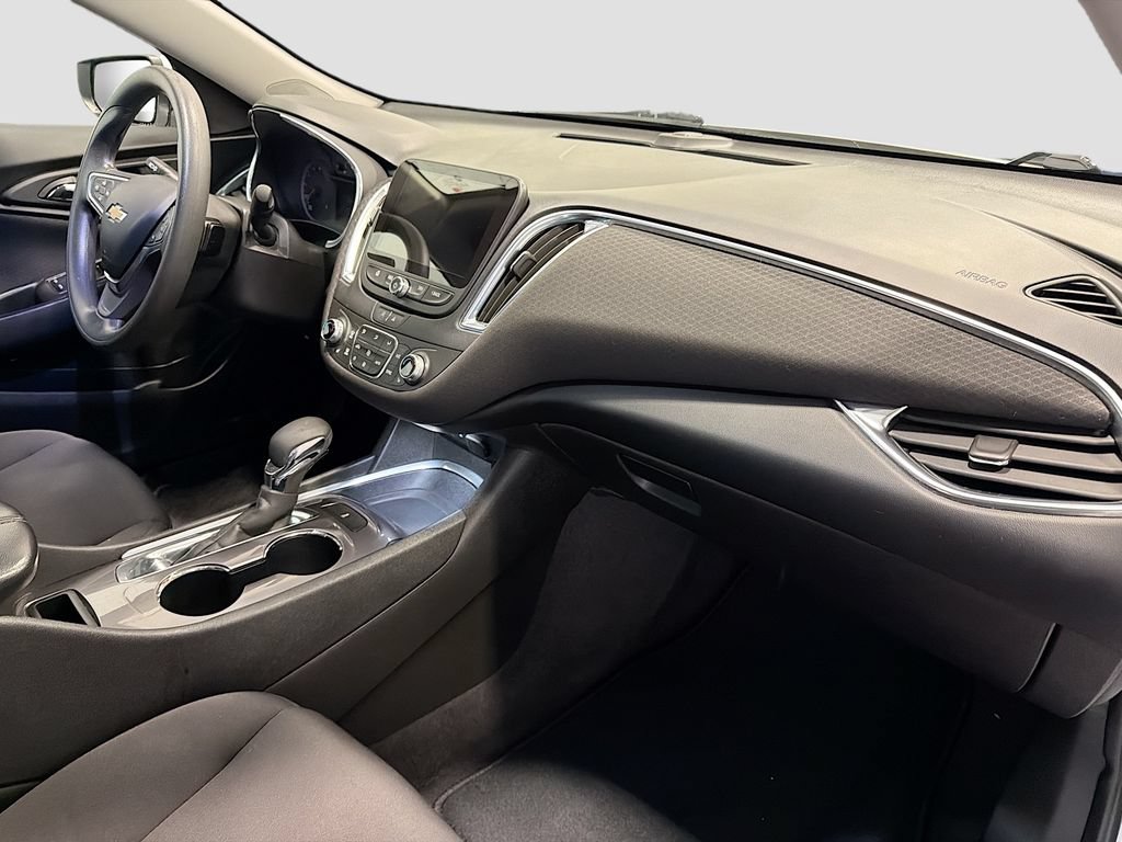 Used 2021 Chevrolet Malibu LT FWD image 30