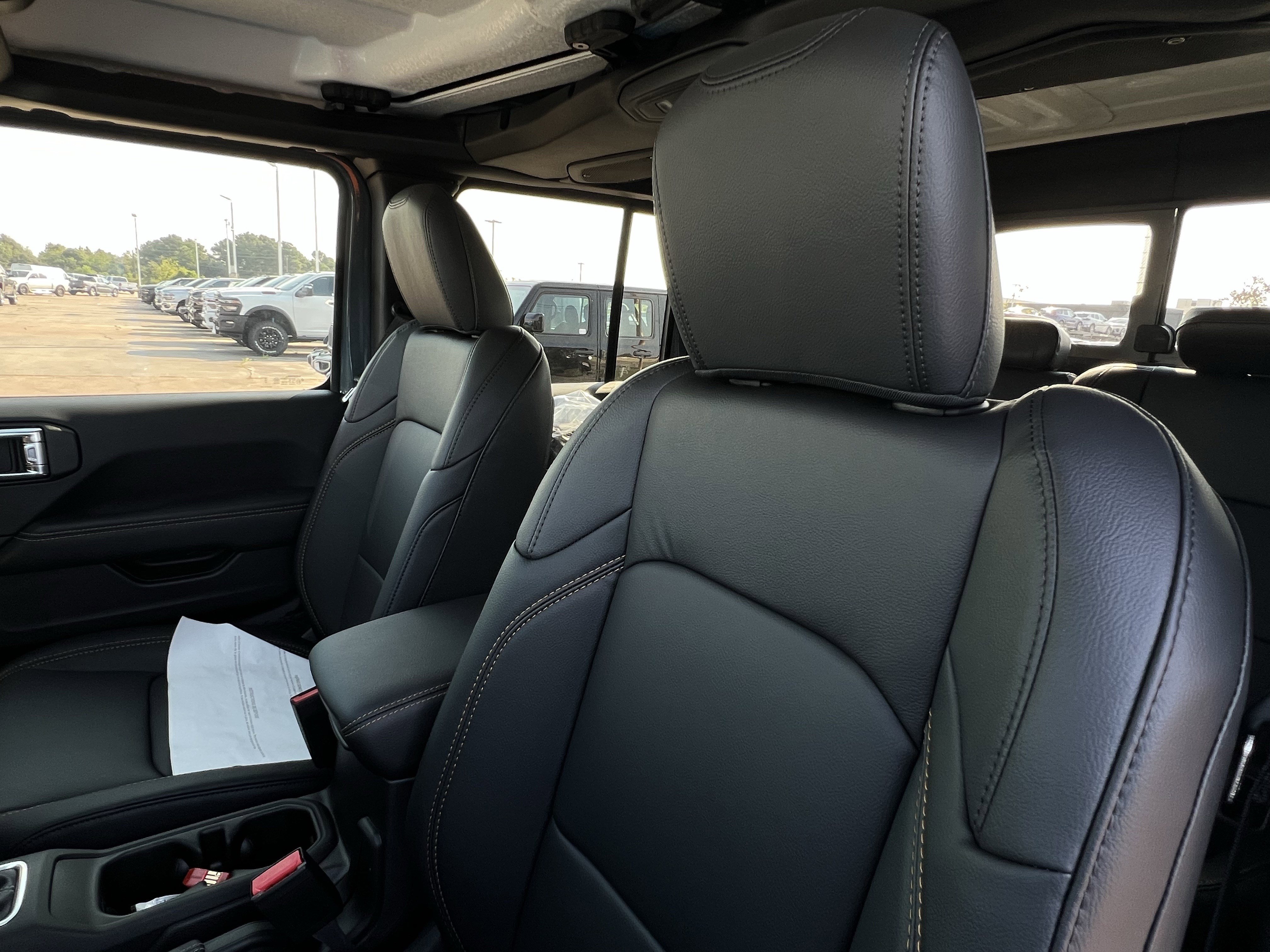 New 2025 Jeep Gladiator Sport image 24