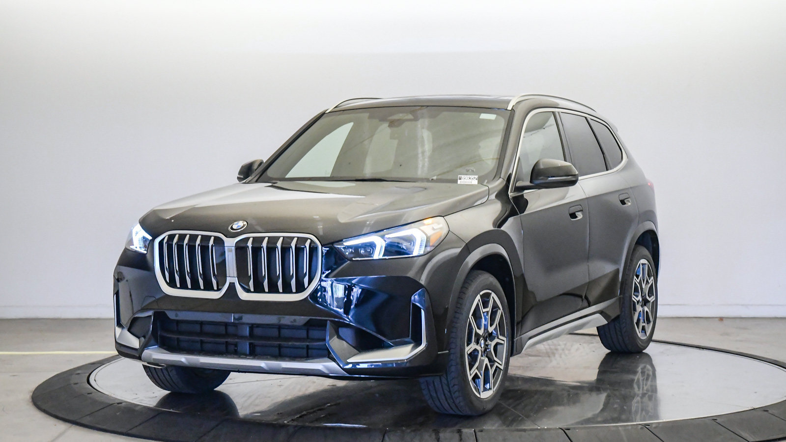 New 2026 BMW X1 xDrive28i w/ Convenience Package