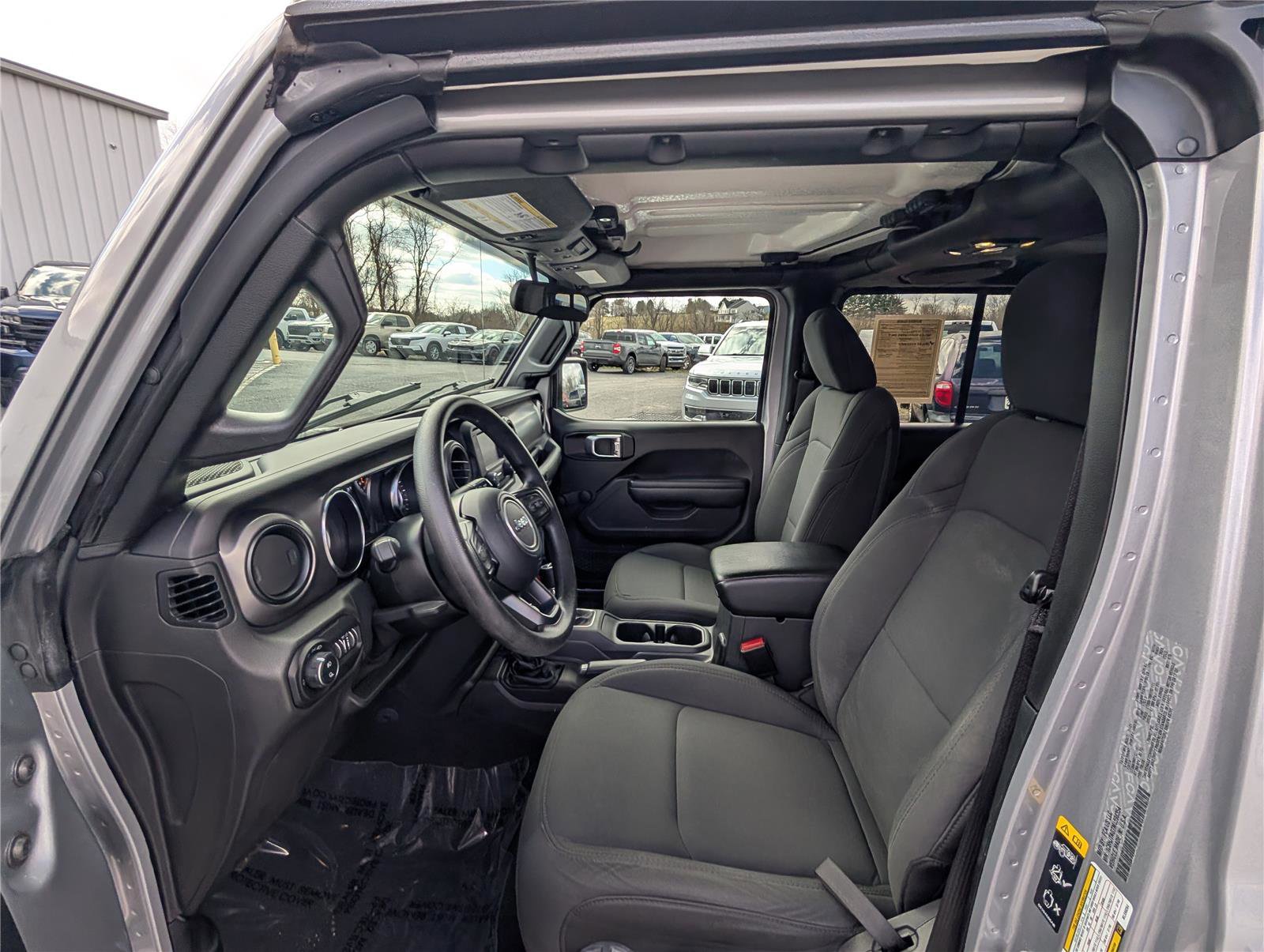 Used 2021 Jeep Gladiator Sport image 15