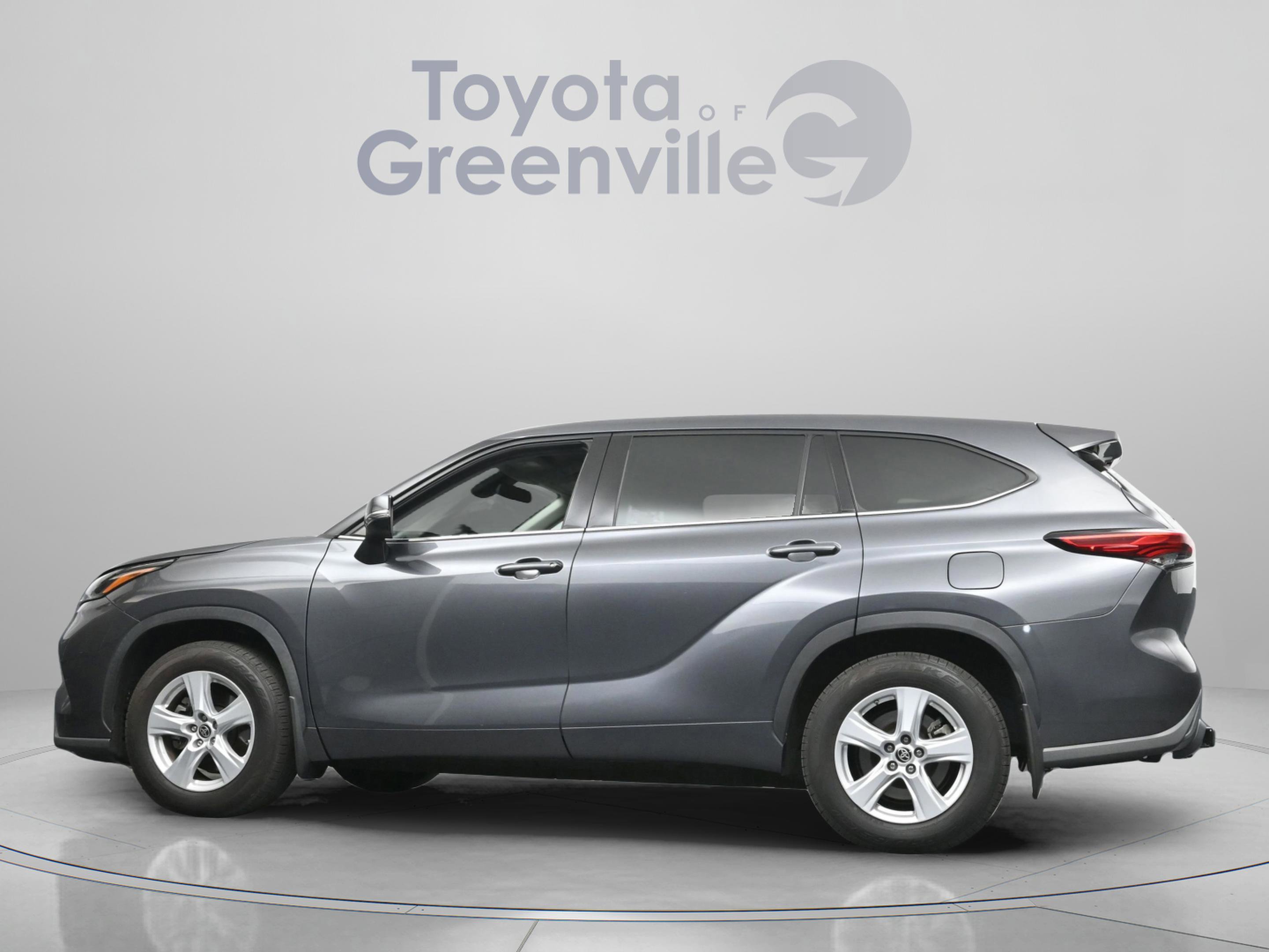 Used 2020 Toyota Highlander LE image 6