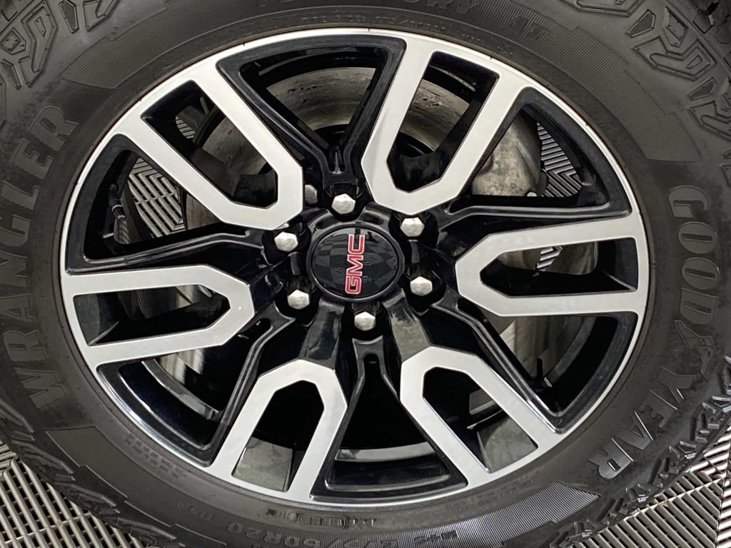 Used 2023 GMC Yukon XL AT4 w/ AT4 Premium Package AWD/4WD image 27