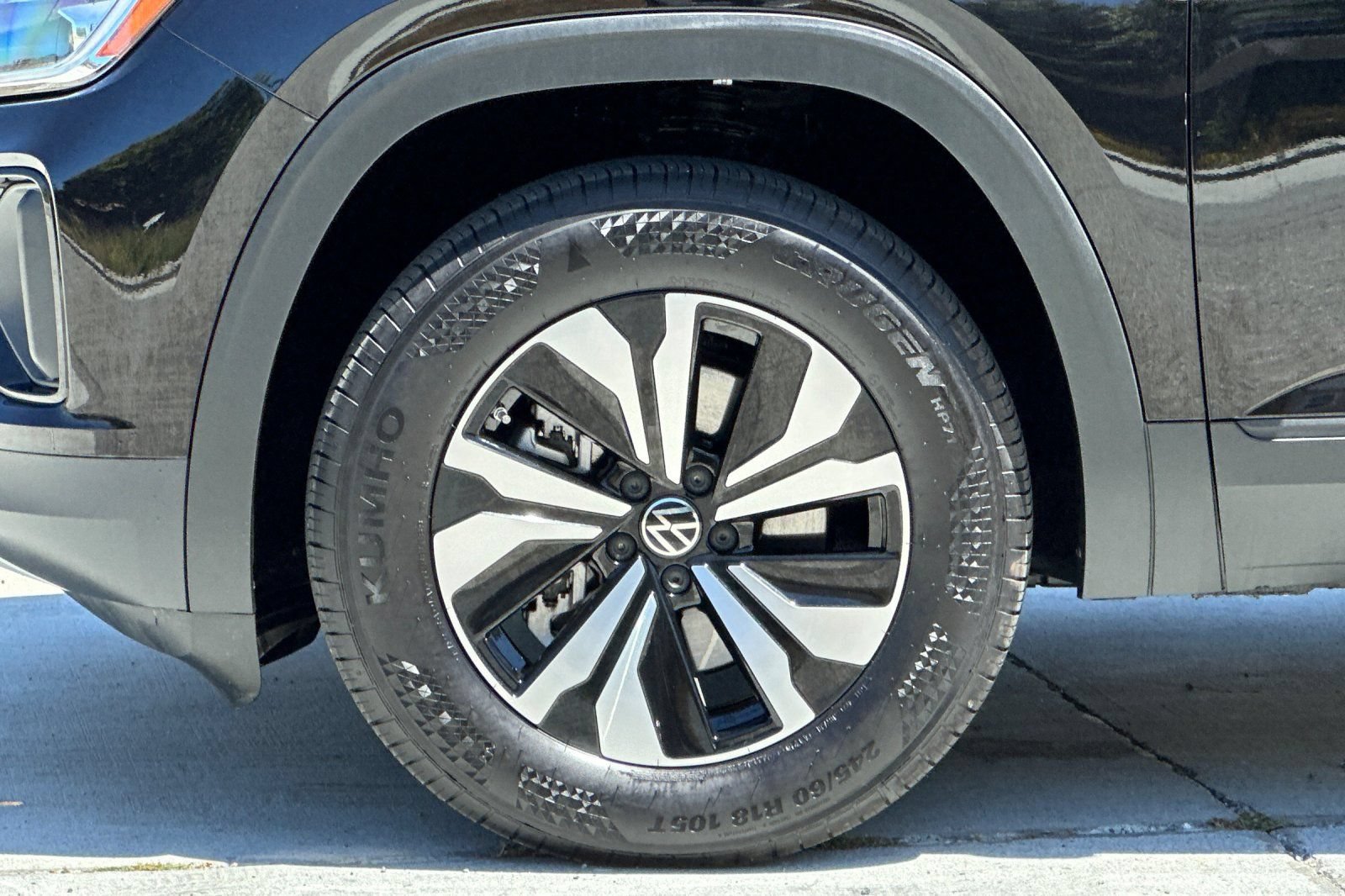 Certified 2026 Volkswagen Atlas Cross Sport SE AWD/4WD image 25