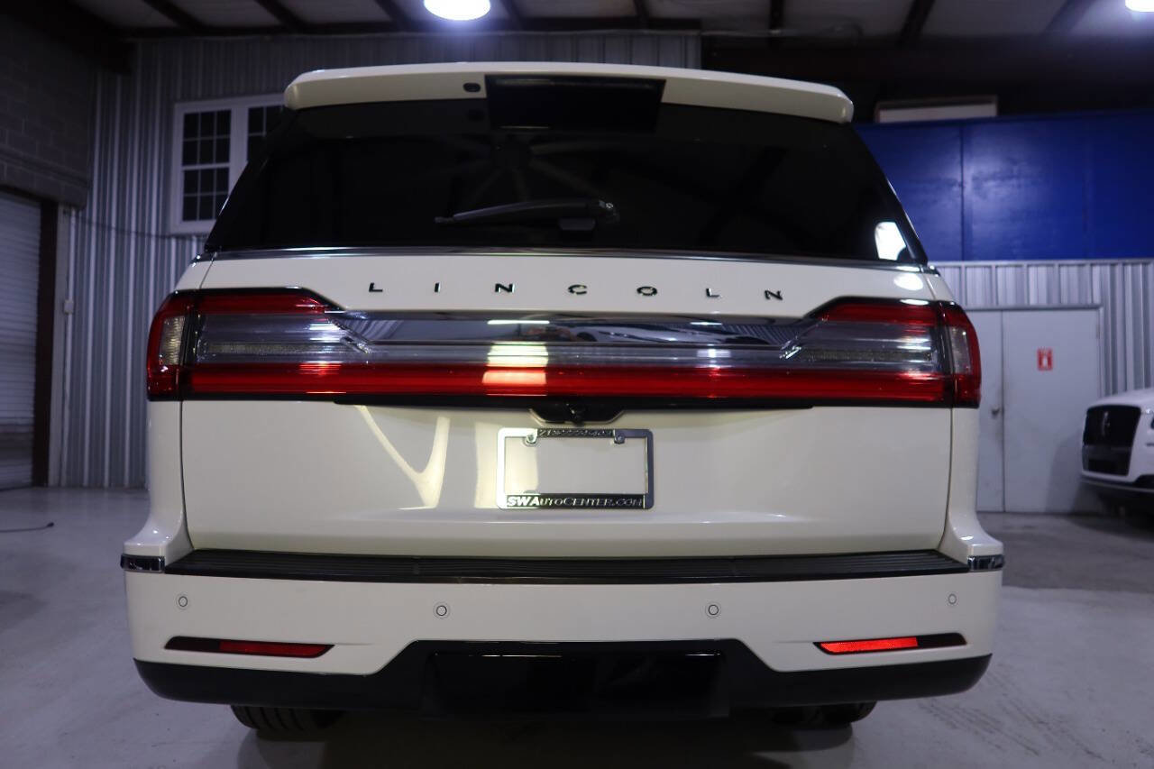 Used 2020 Lincoln Navigator Black Label w/ Cargo Convenience Package image 4