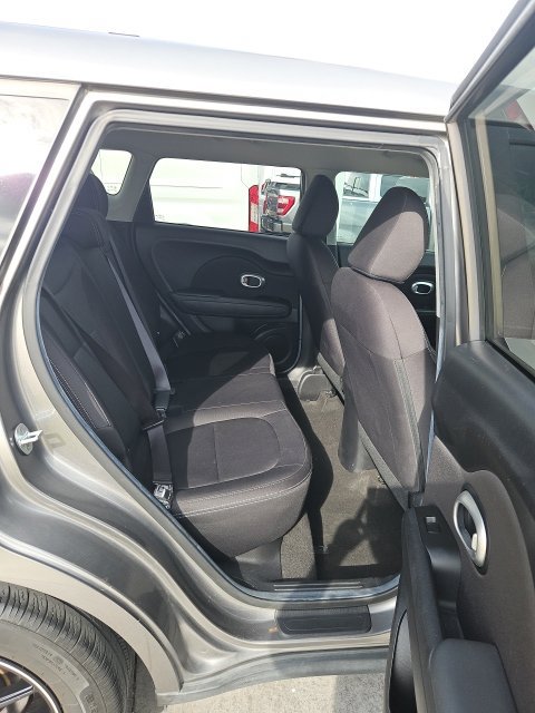 Used 2015 Kia Soul FWD image 10