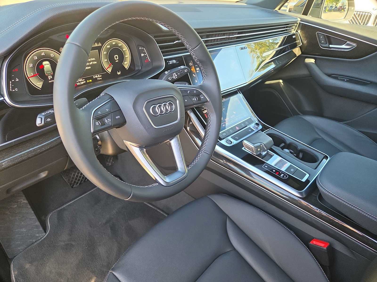 Used 2025 Audi Q7 2.0T Premium w/ Convenience Package AWD/4WD image 10