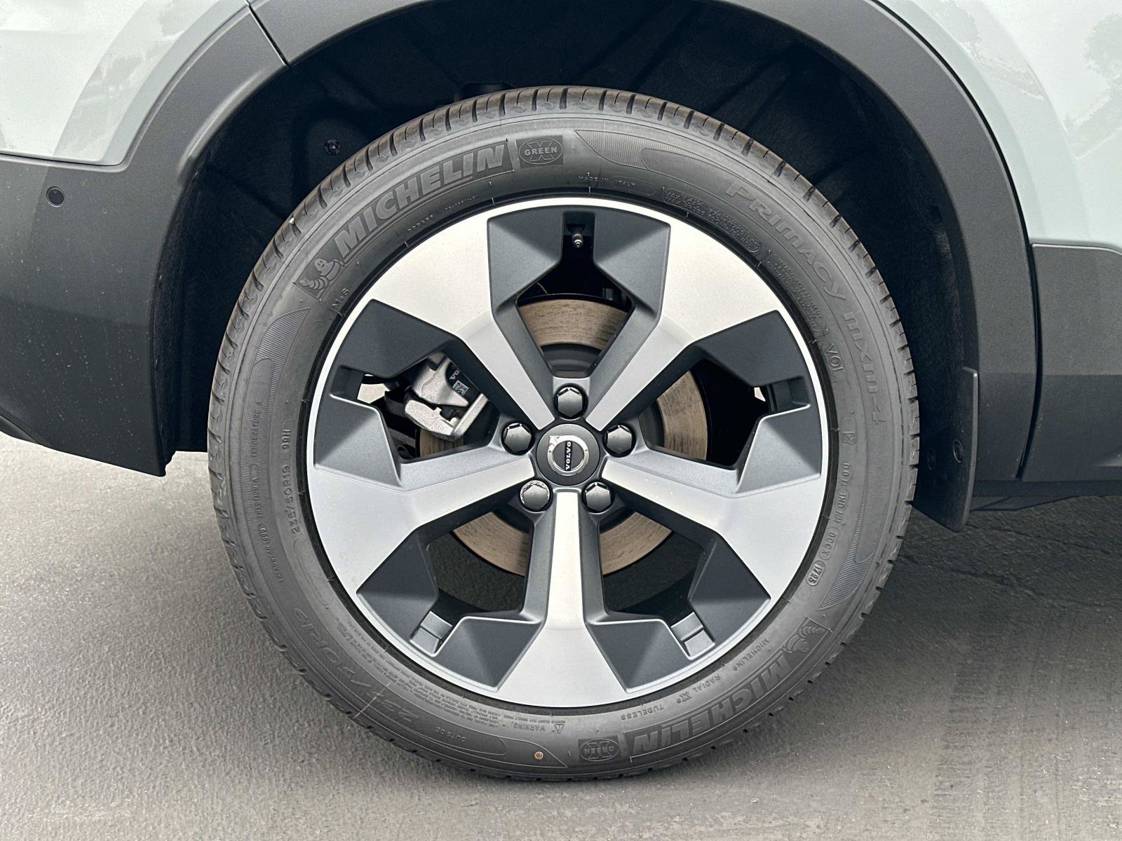 New 2026 Volvo XC40 B5 Plus w/ Protection Package Premier AWD/4WD image 22
