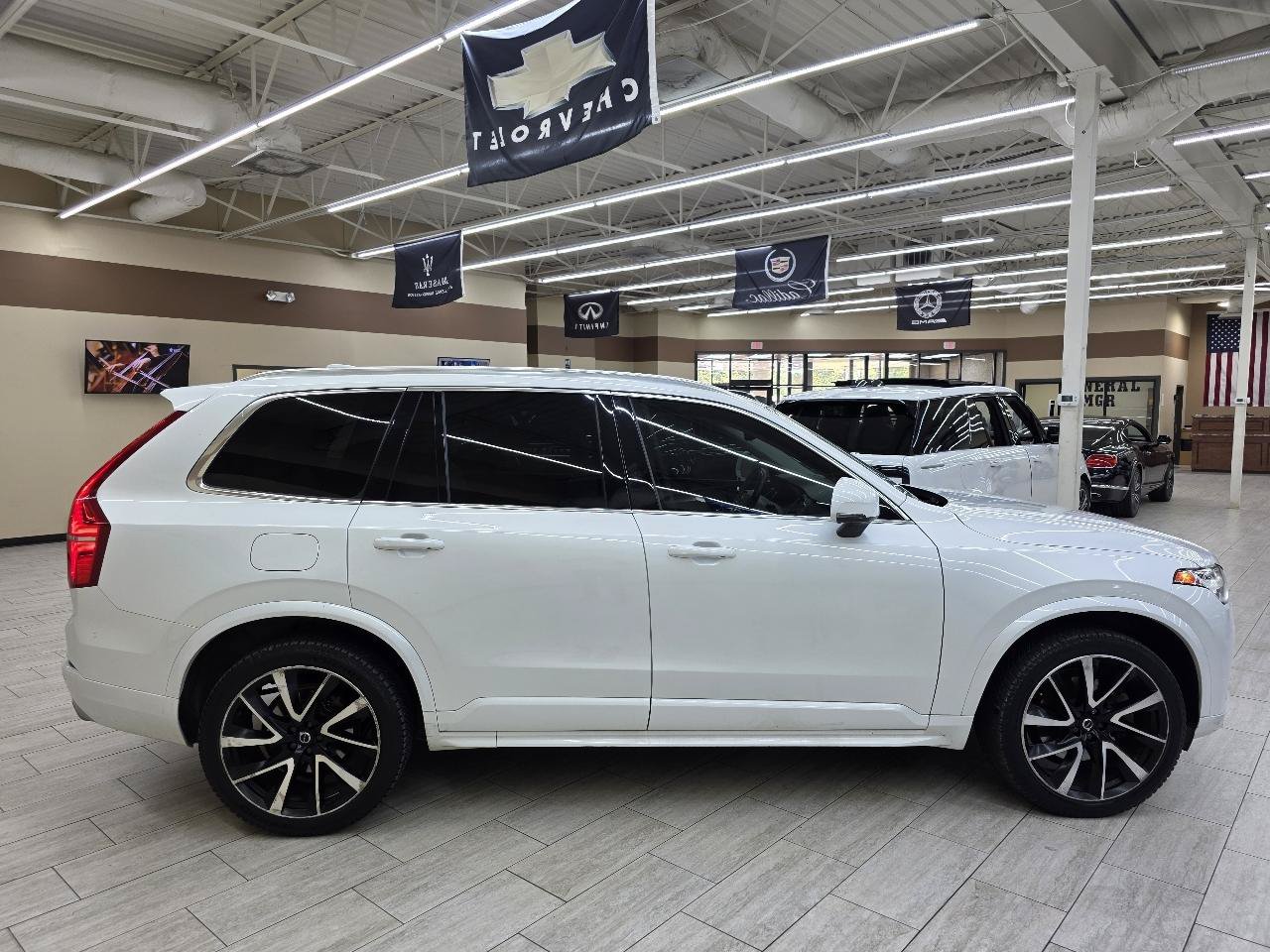 Used 2020 Volvo XC90 T6 Momentum w/ Protection Package Premier AWD/4WD image 5
