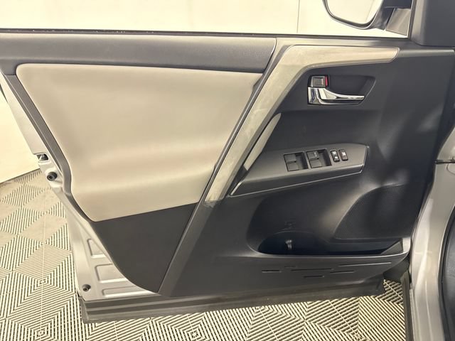 Used 2018 Toyota RAV4 XLE w/ Convenience Package AWD/4WD image 27