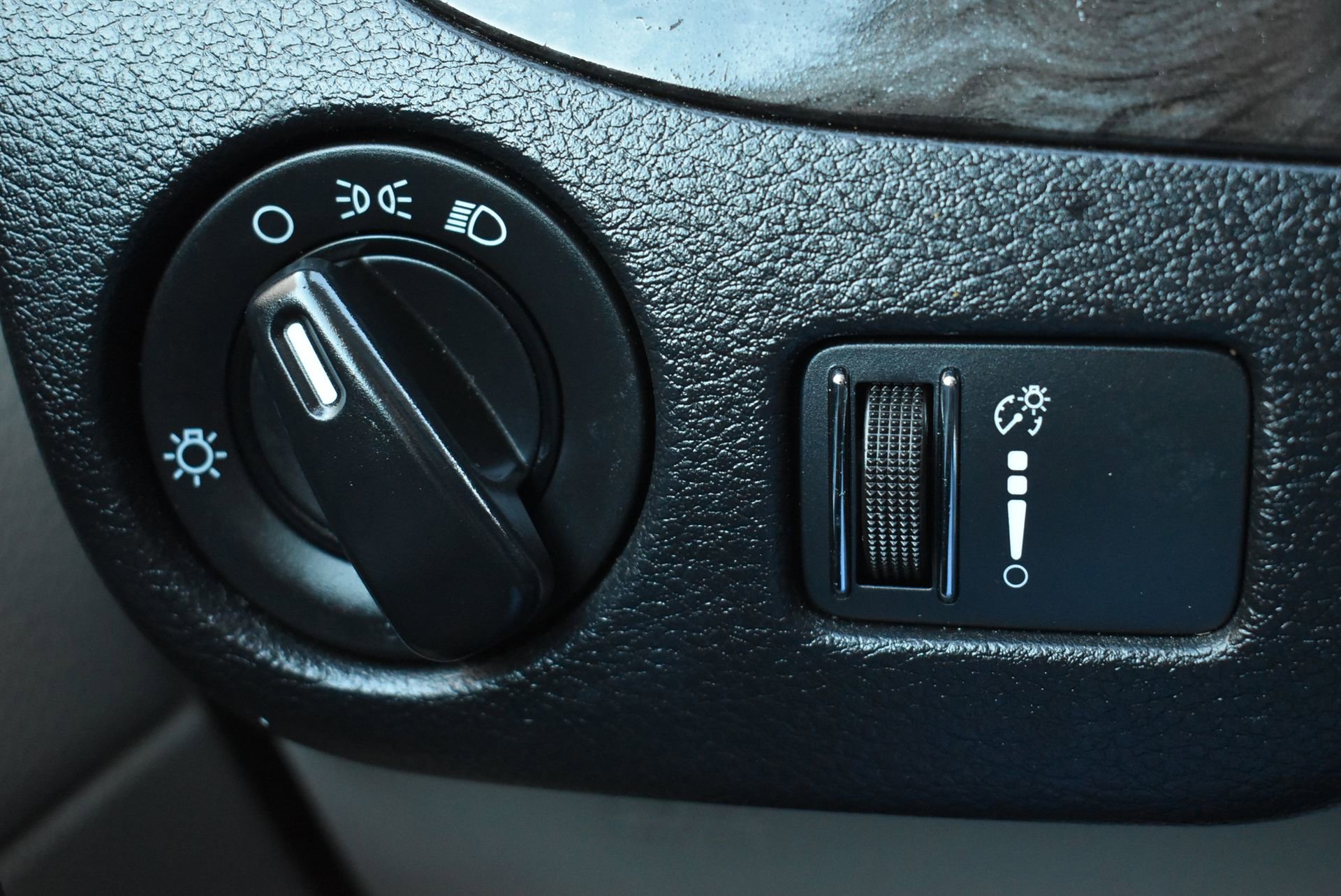 Used 2016 Dodge Grand Caravan SXT image 21