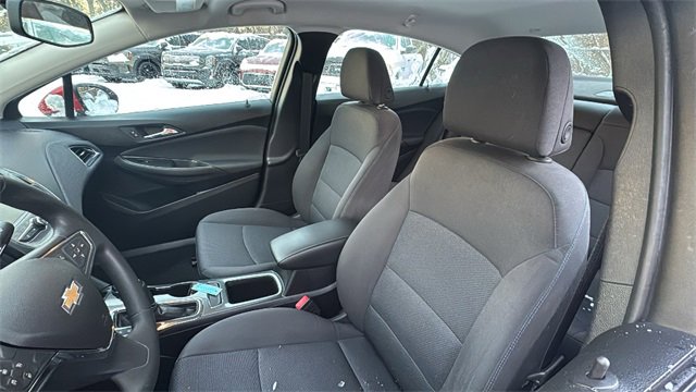 Used 2018 Chevrolet Cruze LT w/ Convenience Package image 25