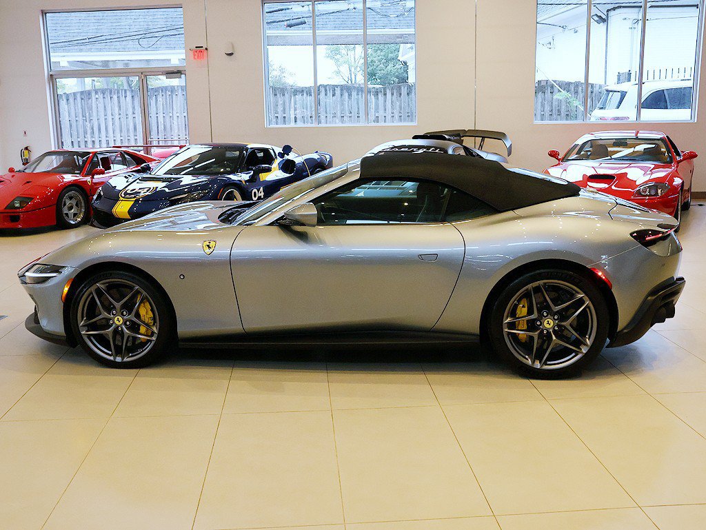 Certified 2026 Ferrari Roma Spider RWD image 3