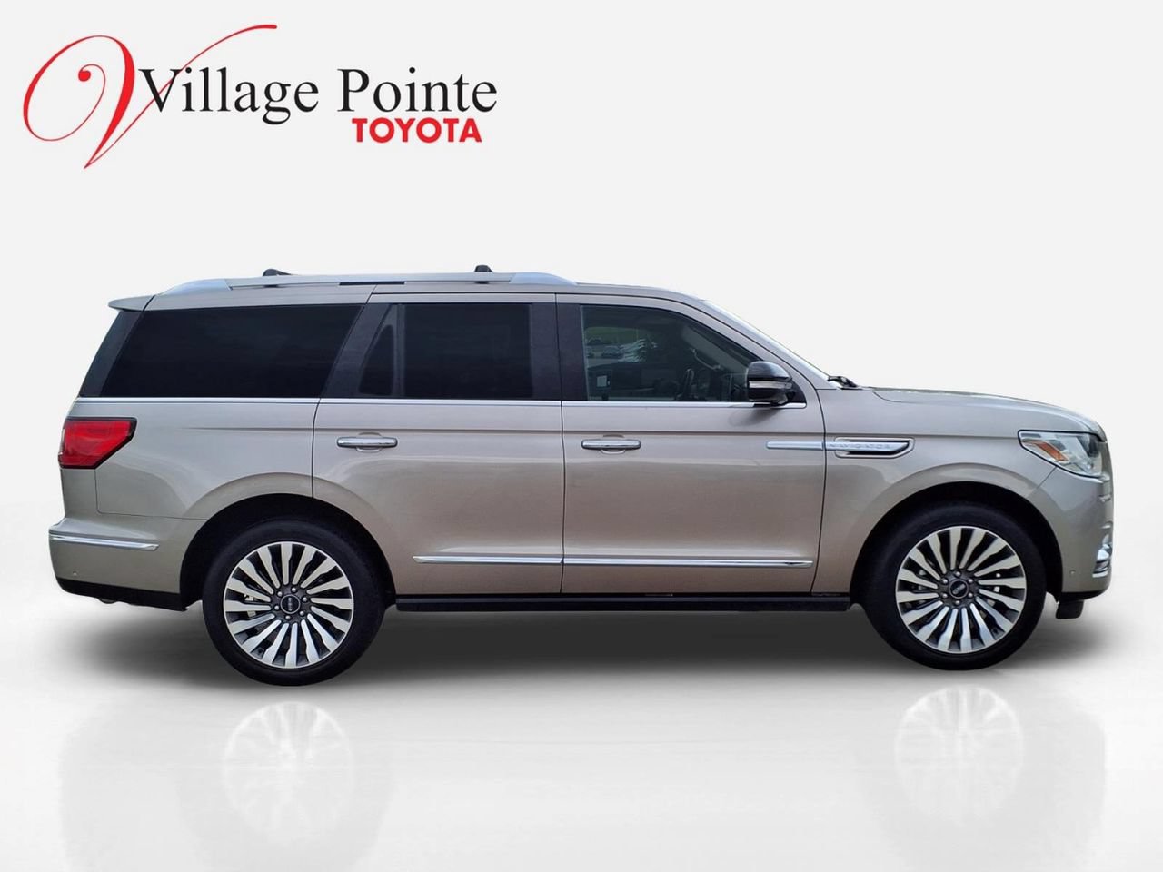 Used 2019 Lincoln Navigator Reserve AWD/4WD image 8