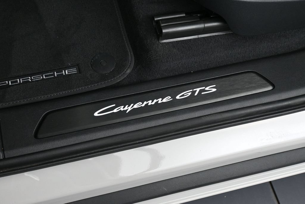 Certified 2025 Porsche Cayenne GTS AWD/4WD image 16