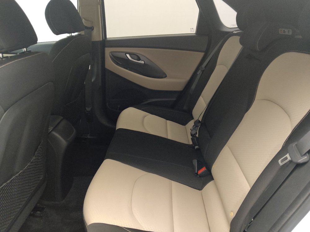 Used 2018 Hyundai Elantra GT FWD image 18