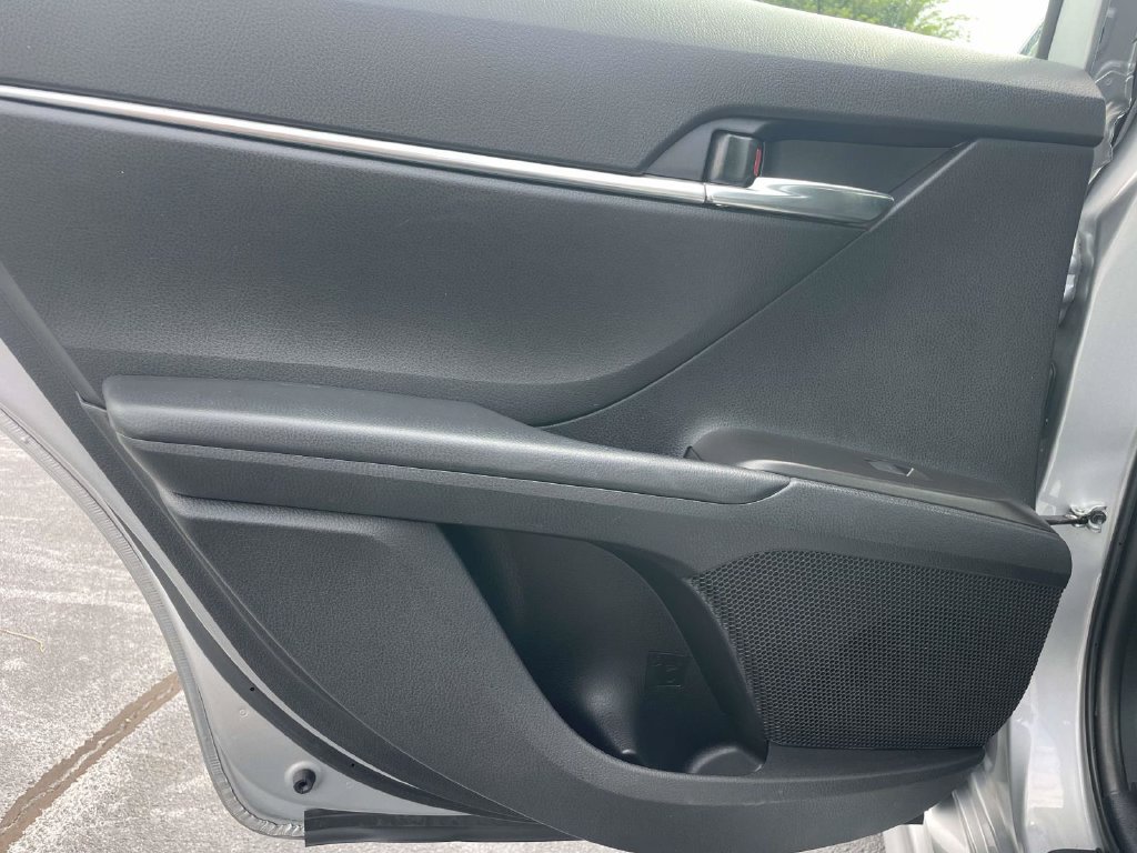 Used 2024 Toyota Camry SE FWD image 12