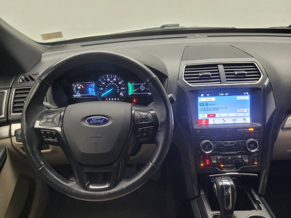 Used 2018 Ford Explorer XLT w/ Equipment Group 202A AWD/4WD image 22