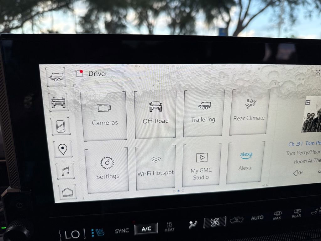 Used 2025 GMC Hummer EV 3X AWD/4WD image 45