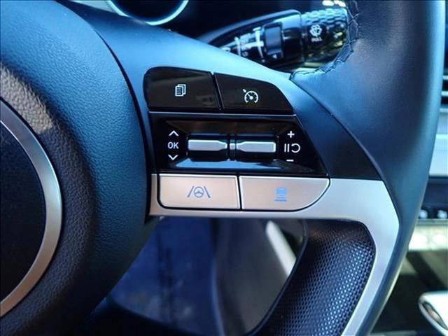 Used 2023 Hyundai Elantra Limited image 15