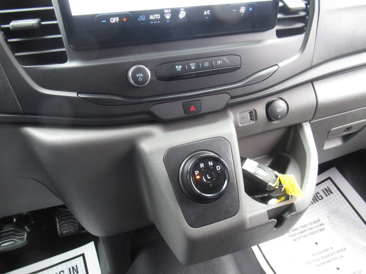 Used 2025 Ford E-Transit 148 Medium Roof image 20
