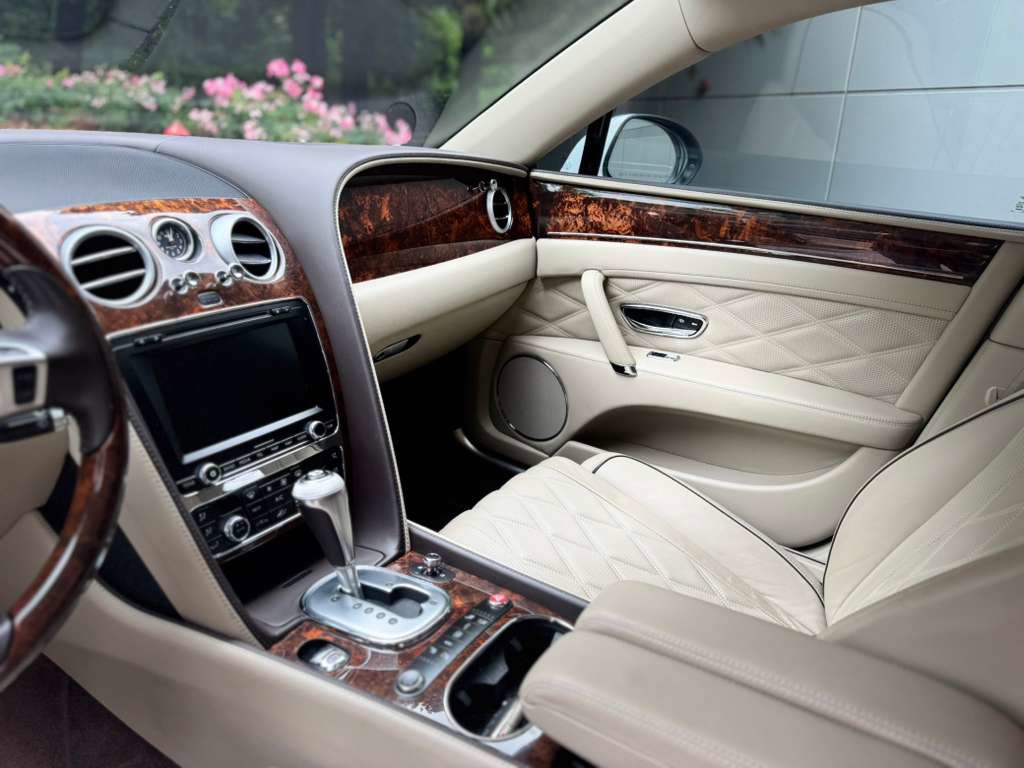 Used 2015 Bentley Flying Spur W12 AWD/4WD image 36
