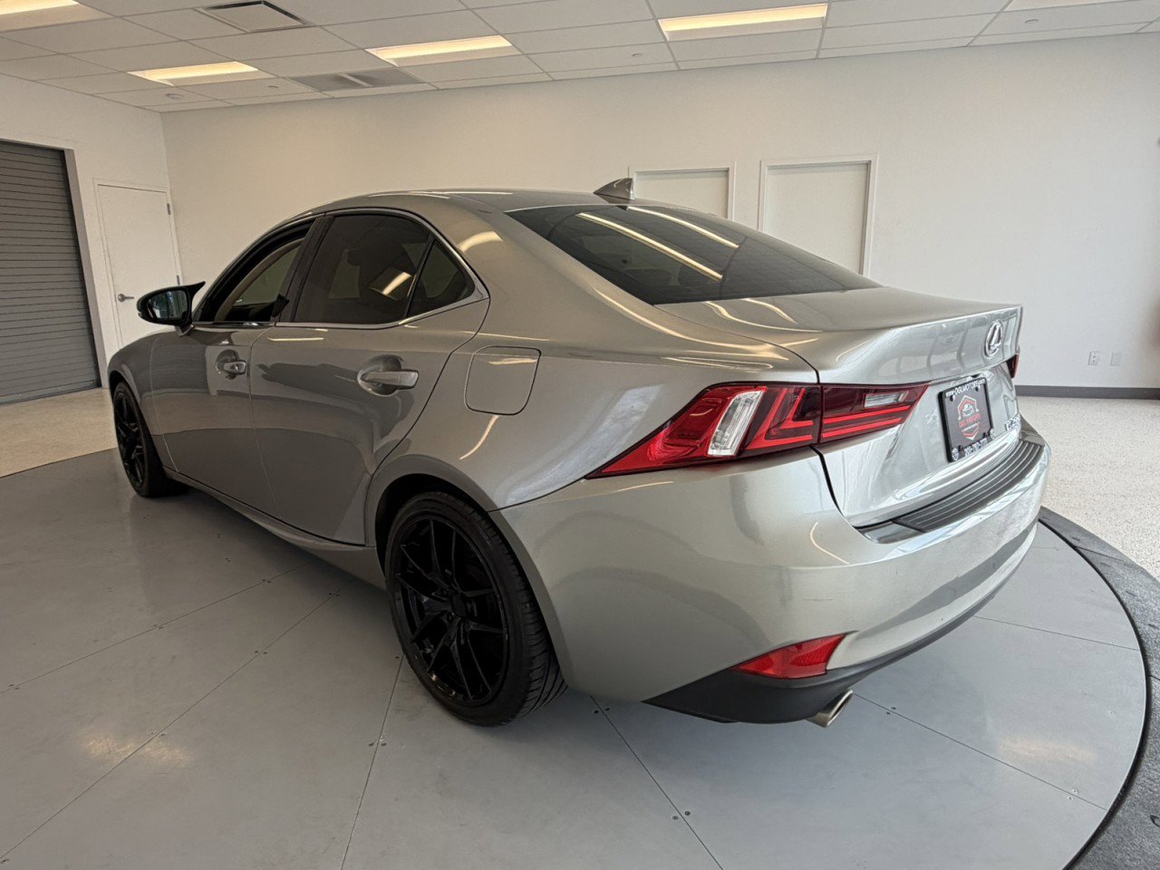 Used 2016 Lexus IS 200t RWD image 4