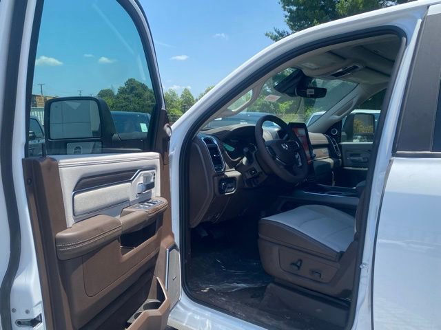 New 2025 RAM 2500 Laramie AWD/4WD image 15