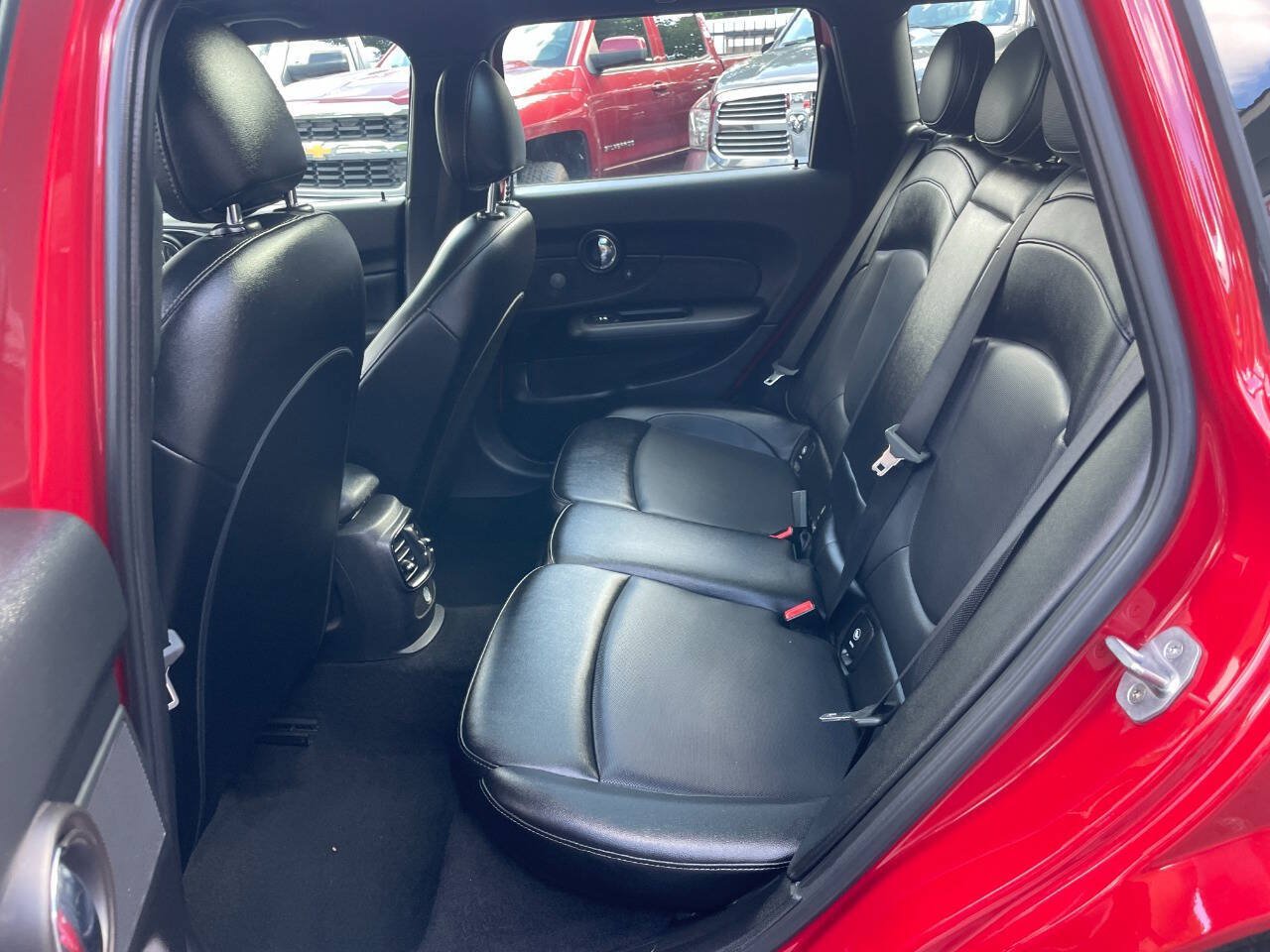 Used 2018 MINI Cooper Clubman FWD image 15