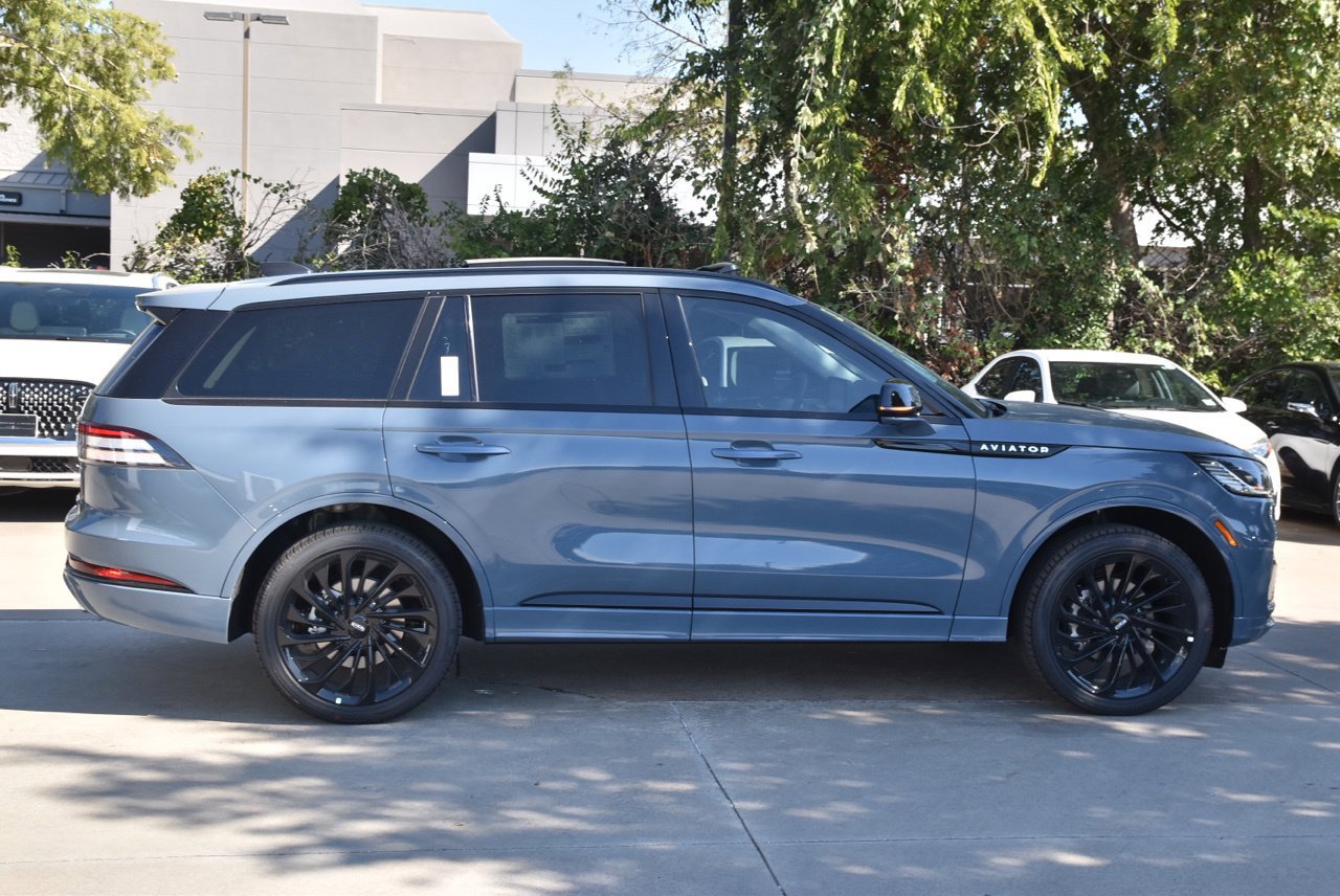 New 2027 Lincoln Aviator Reserve AWD/4WD image 5
