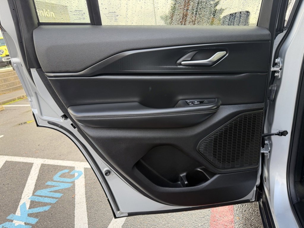 Used 2023 Jeep Grand Cherokee Altitude image 27