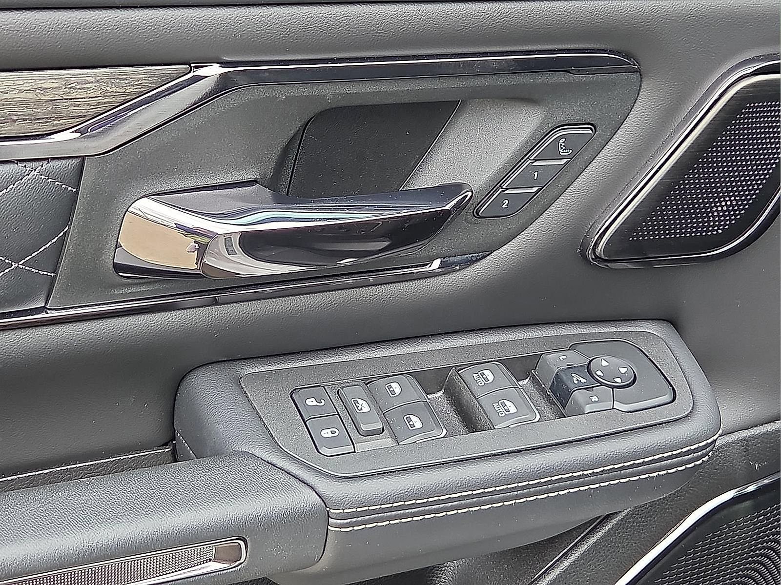 Used 2025 RAM 1500 Limited AWD/4WD image 13