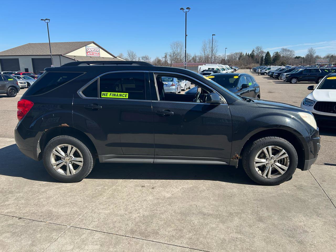 Used 2011 Chevrolet Equinox LT w/ Driver Convenience Package image 4