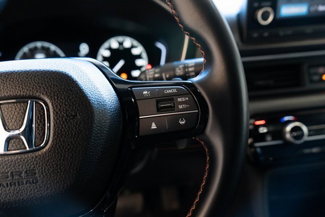 Used 2025 Honda Pilot Sport image 21