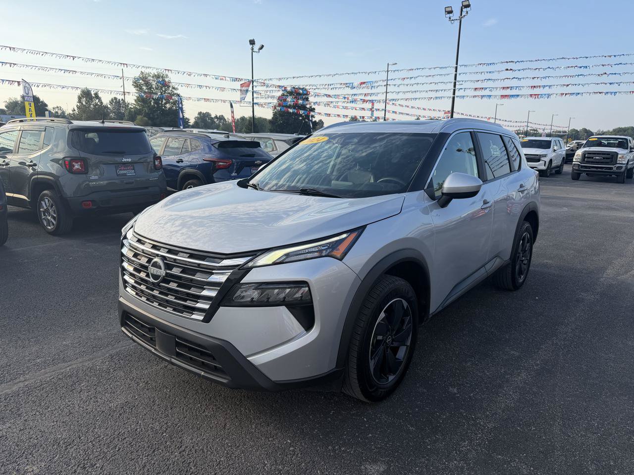 Used 2024 Nissan Rogue SV w/ SV Premium Package AWD/4WD image 10