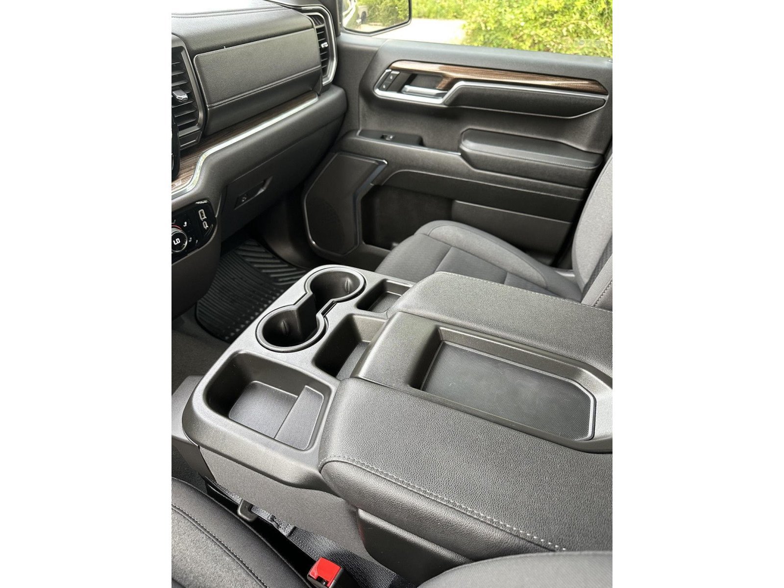 Used 2024 Chevrolet Silverado 1500 LT AWD/4WD image 21