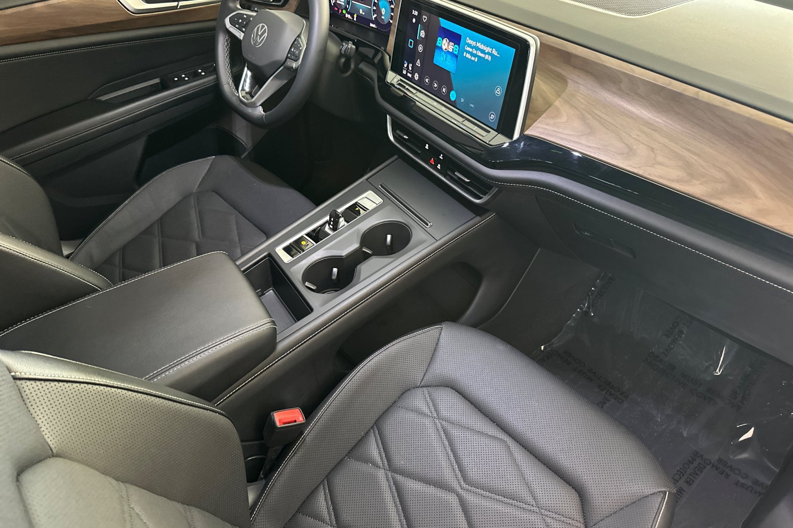 Used 2024 Volkswagen Atlas SE FWD image 17