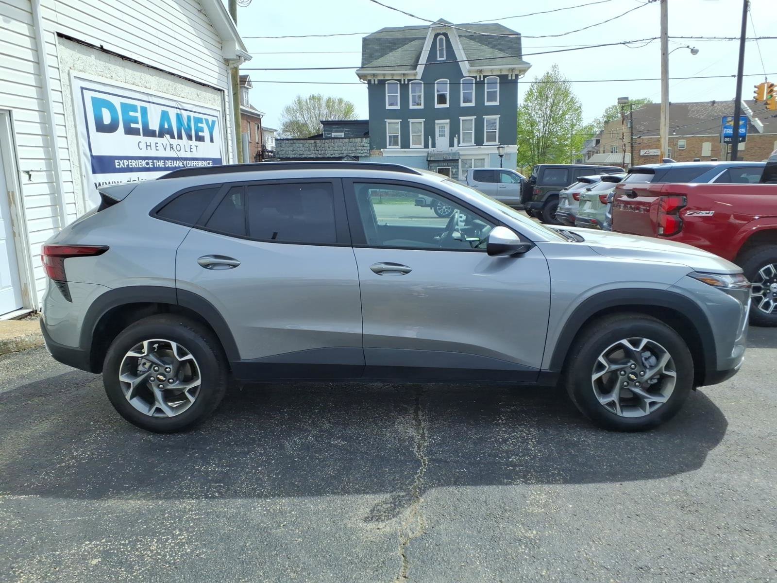 Certified 2026 Chevrolet Trax LT w/ Driver Confidence Package FWD image 4