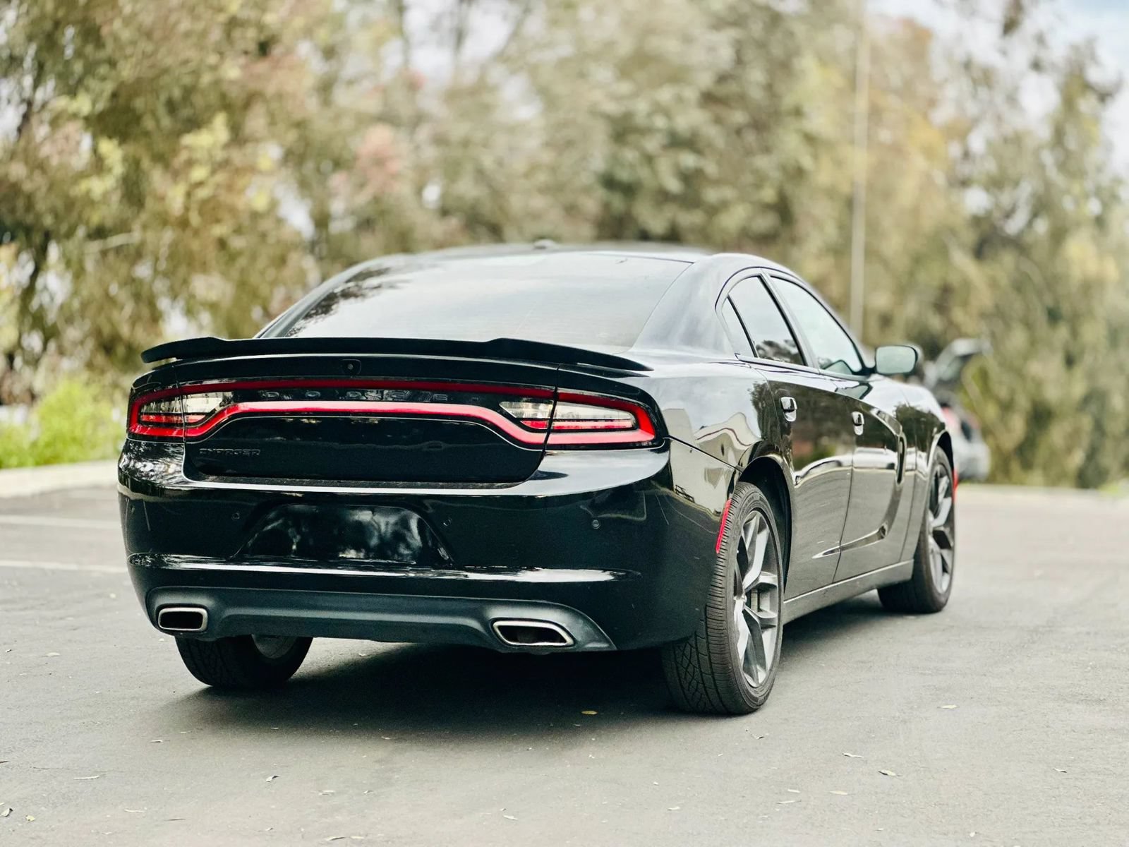 Used 2022 Dodge Charger SXT w/ Blacktop Package RWD image 6