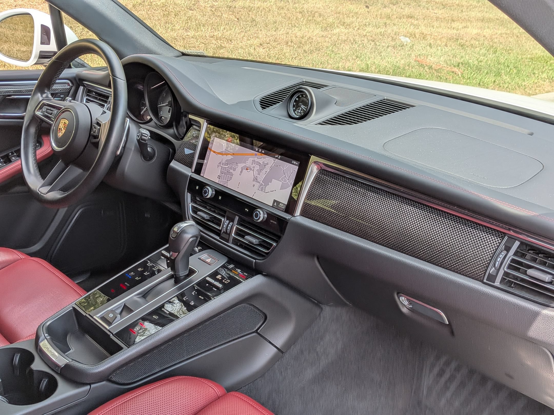 Certified 2024 Porsche Macan S AWD/4WD image 27