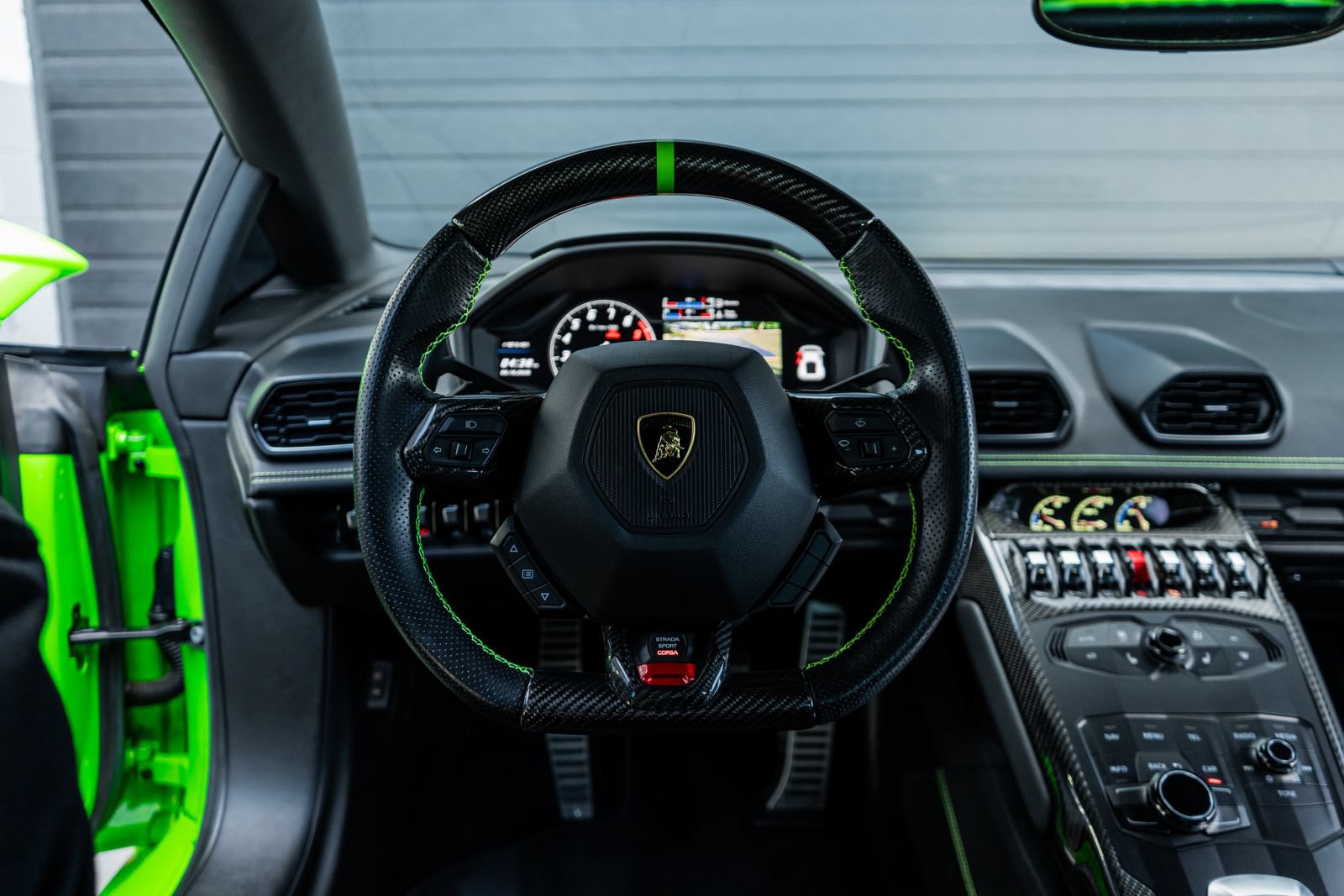 Used 2015 Lamborghini Huracan LP 610-4 AWD/4WD image 12