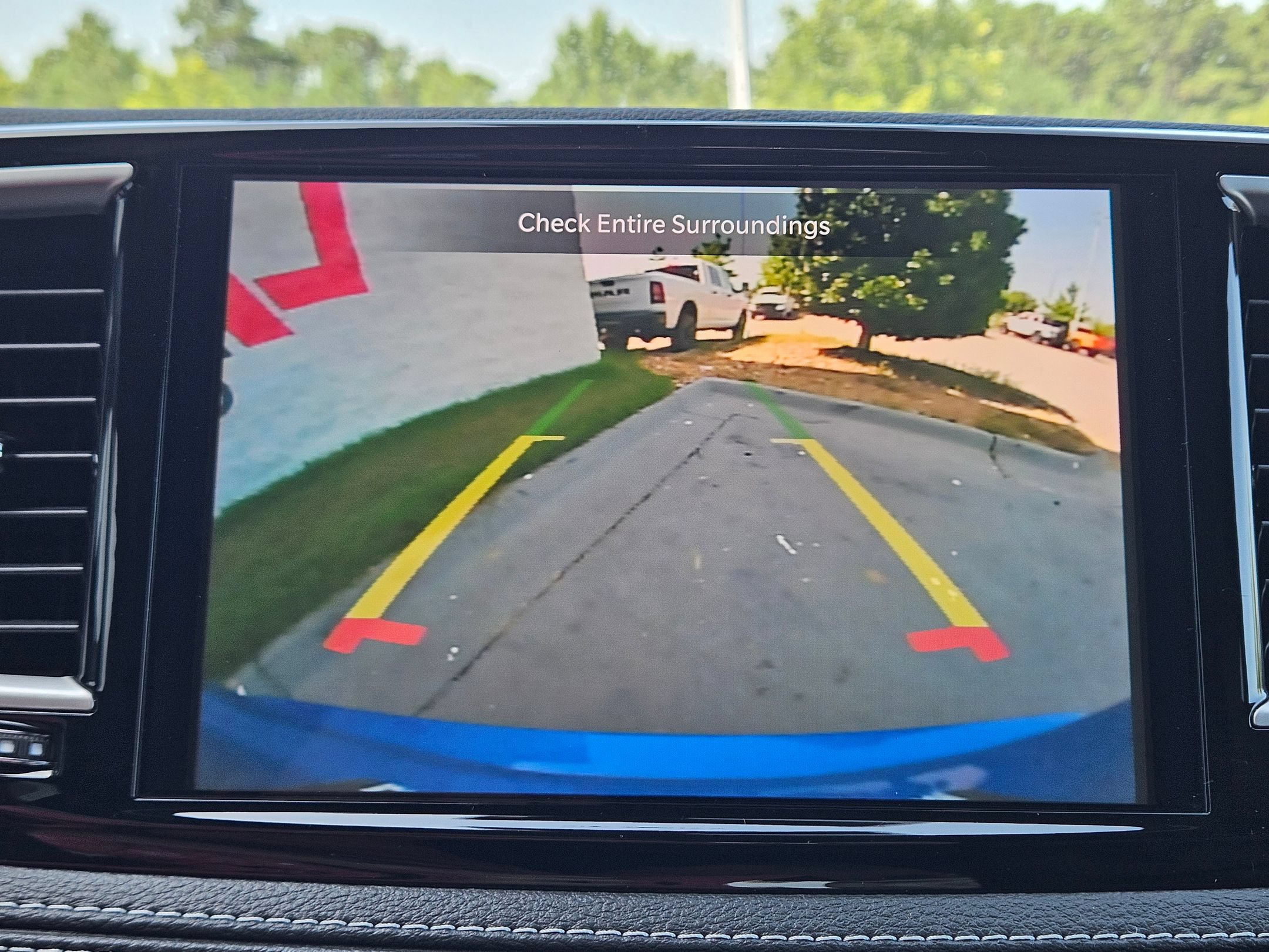 New 2027 Chrysler Pacifica Select FWD image 26