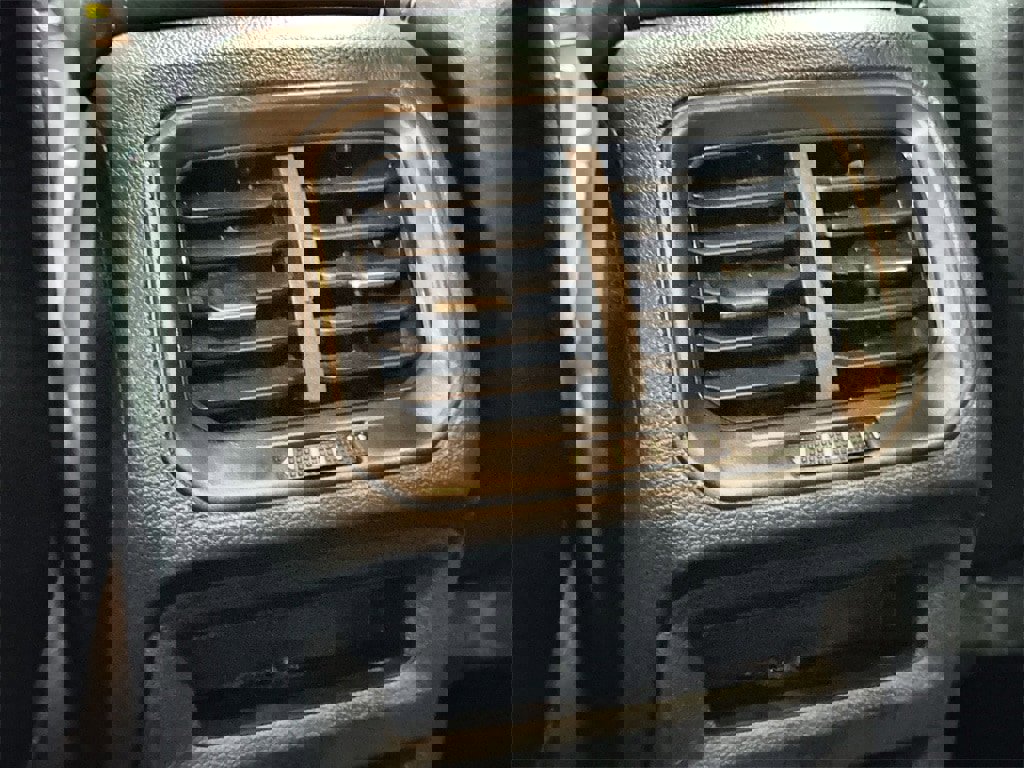 Used 2022 Volkswagen Taos SE image 27