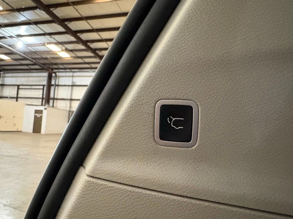 Used 2021 Chrysler Voyager Lxi FWD image 15