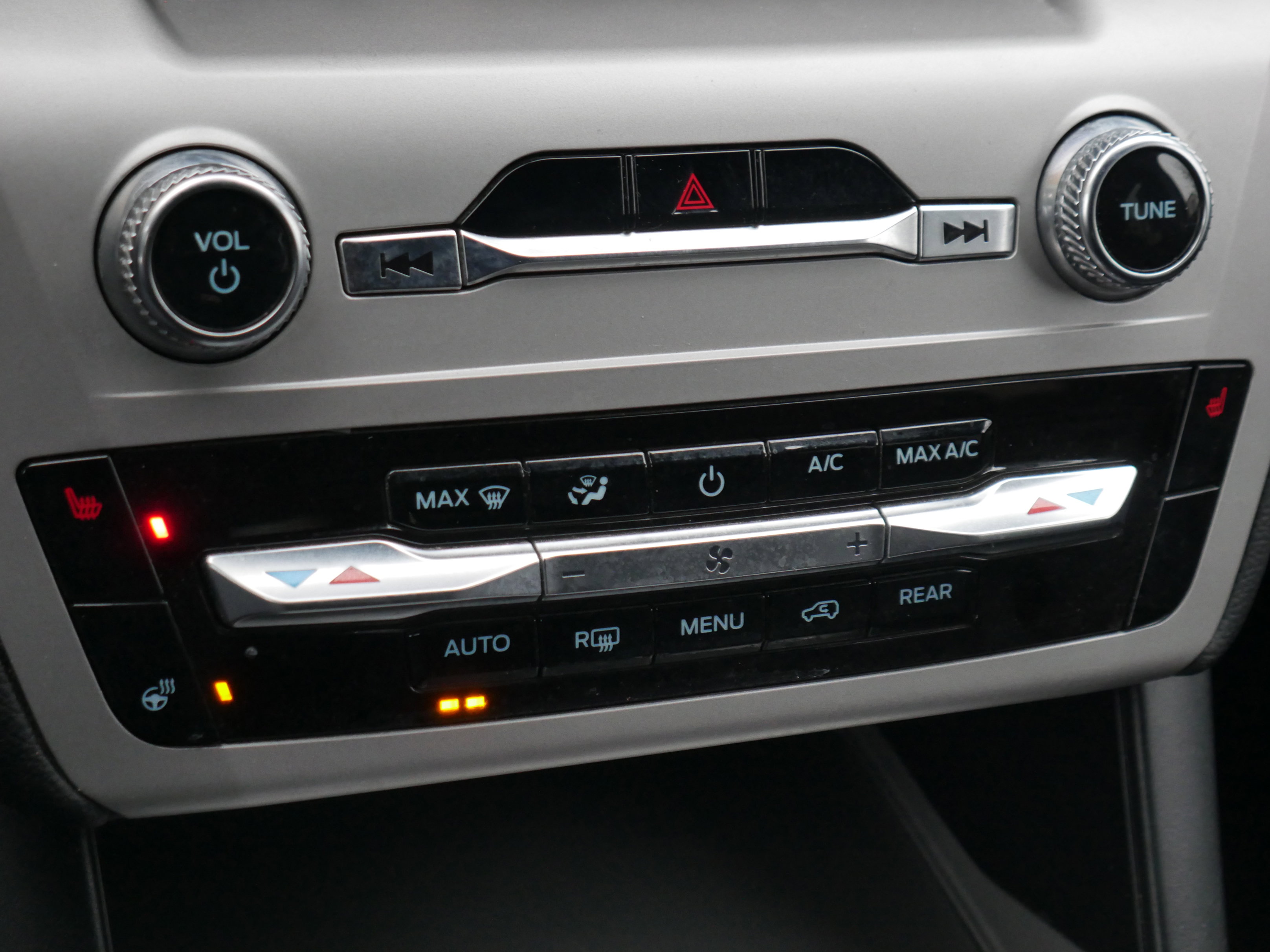 Certified 2024 Ford Explorer XLT w/ Equipment Group 202A image 12